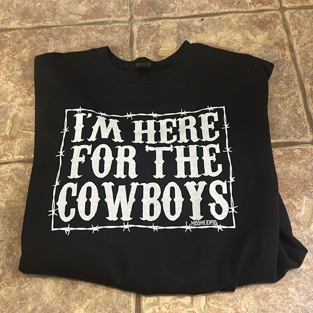 SWEATSHIRT